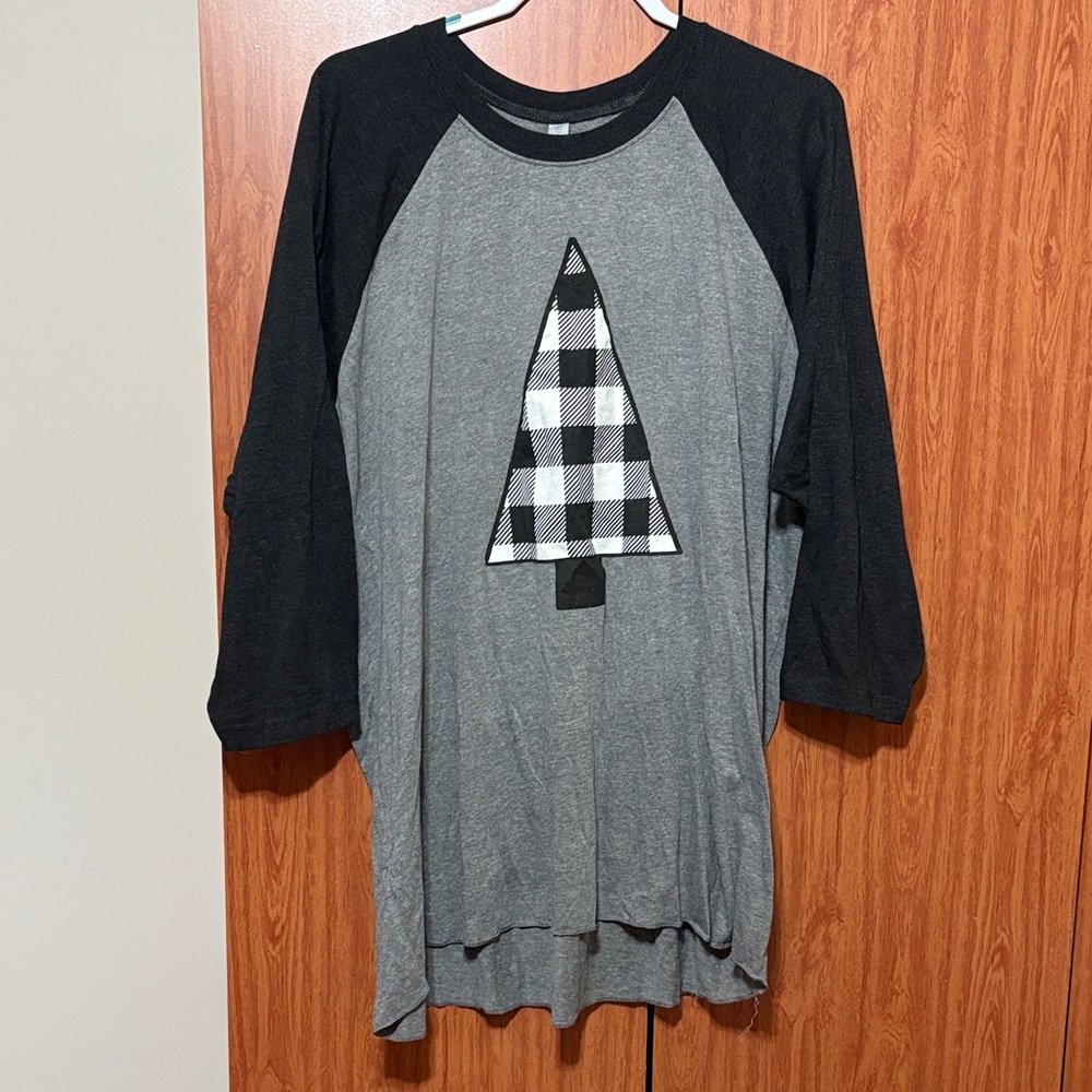 Women’s Plaid Christmas Holiday Tree Design Raglan Shirt